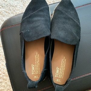 Toms suede shoes